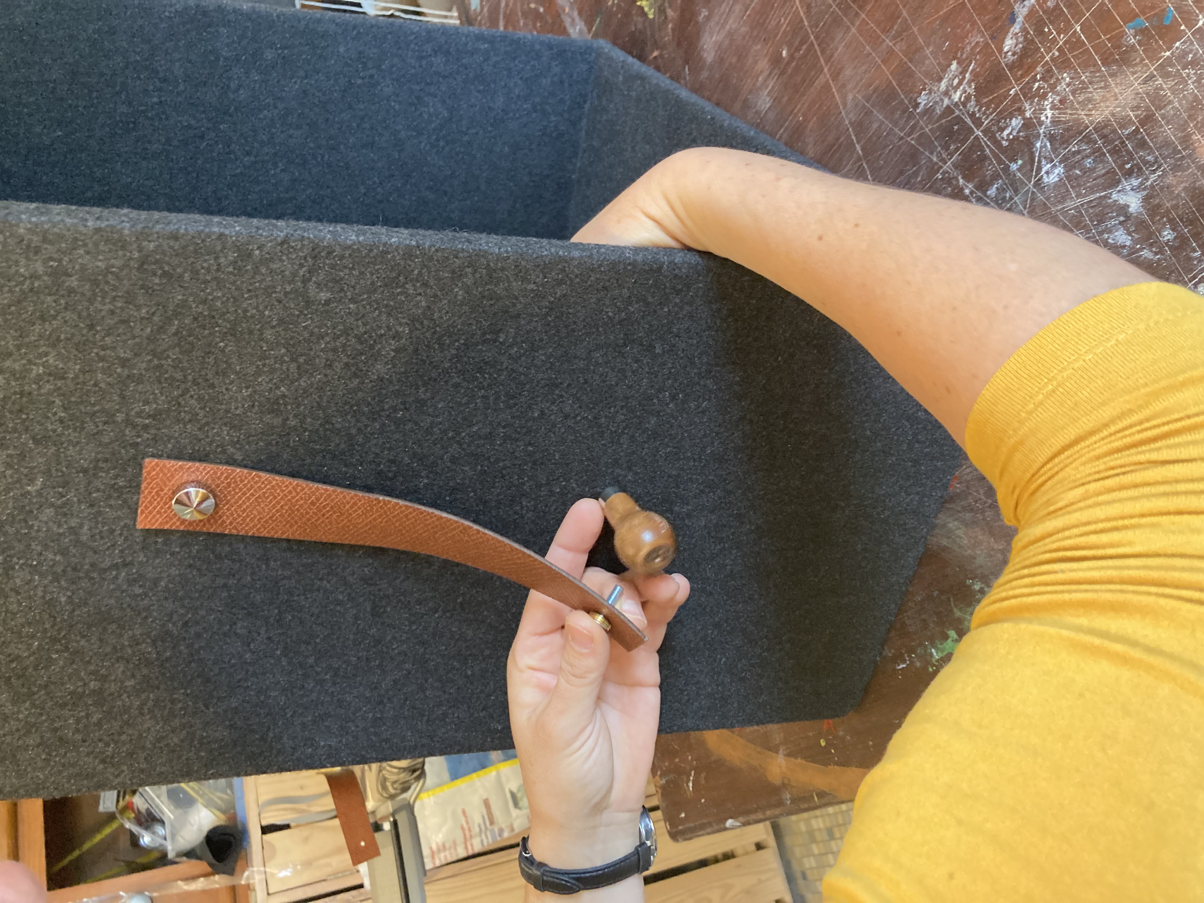 Lanières en cuir & caisse sur mesure